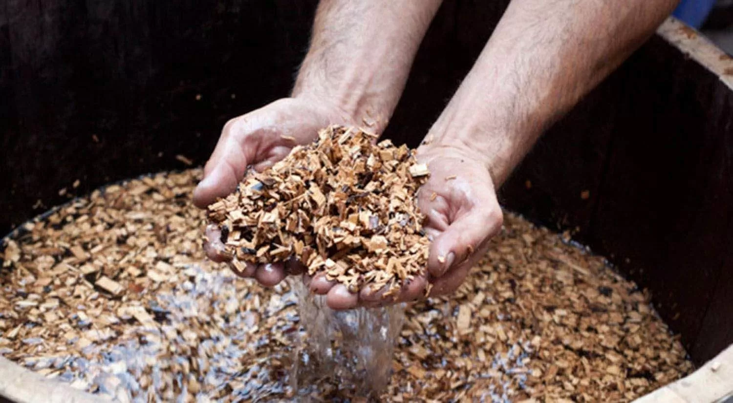 Fornetto Moscatel Smoking Wood Chips 6 Fornetto Moscatel Smoking Wood Chips - Image 6